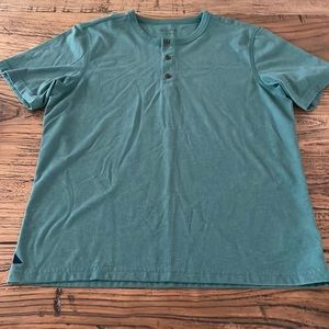 Men’s Untuck It shirt size Medium